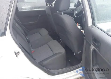 2009 Ford Focus Se z USA, uszkodzony, nr VIN 1FAHP35N89W126885